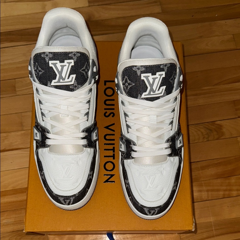 Louis Vuitton Monogram White and Black Sneakers - Picture 1 of 4
